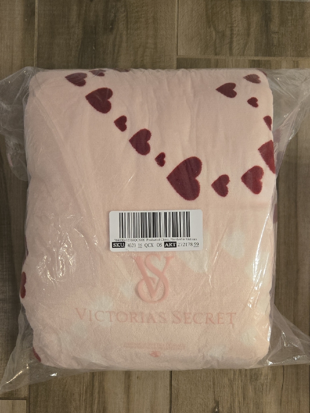 Victoria's Secret Pink Plush Blanket with Red Heart Print